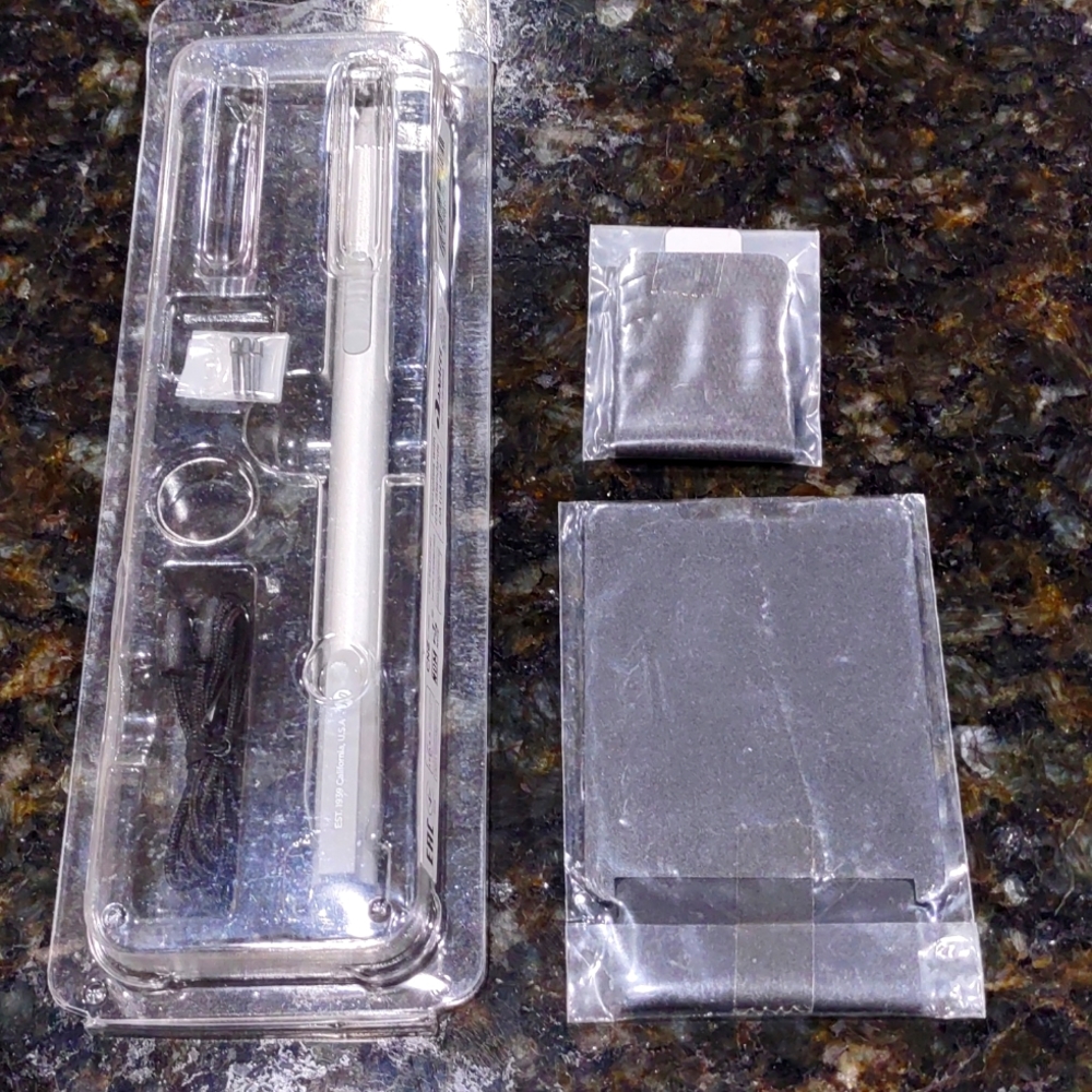 NWOT HP Laptop Compatible Stylus and accessories (battery stylus not included).